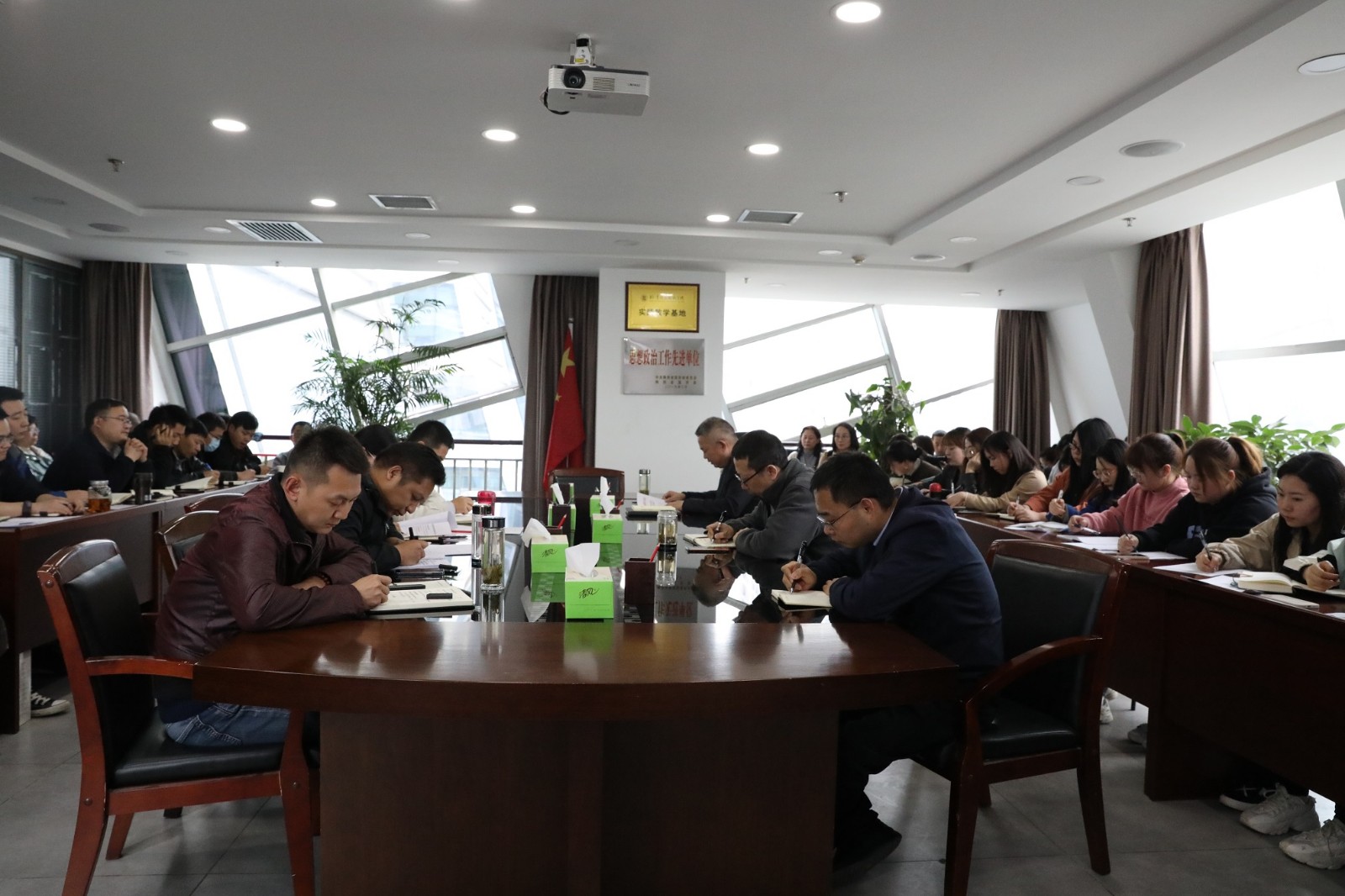 1617851008594291mXjR.jpeg Ë®Çé¿ö¹«Ë¾¾Ù°ìµ³Ê·Ñ§Ï°½ÌÓýרÌâÄîÊé°àÔ˶¯.jpeg